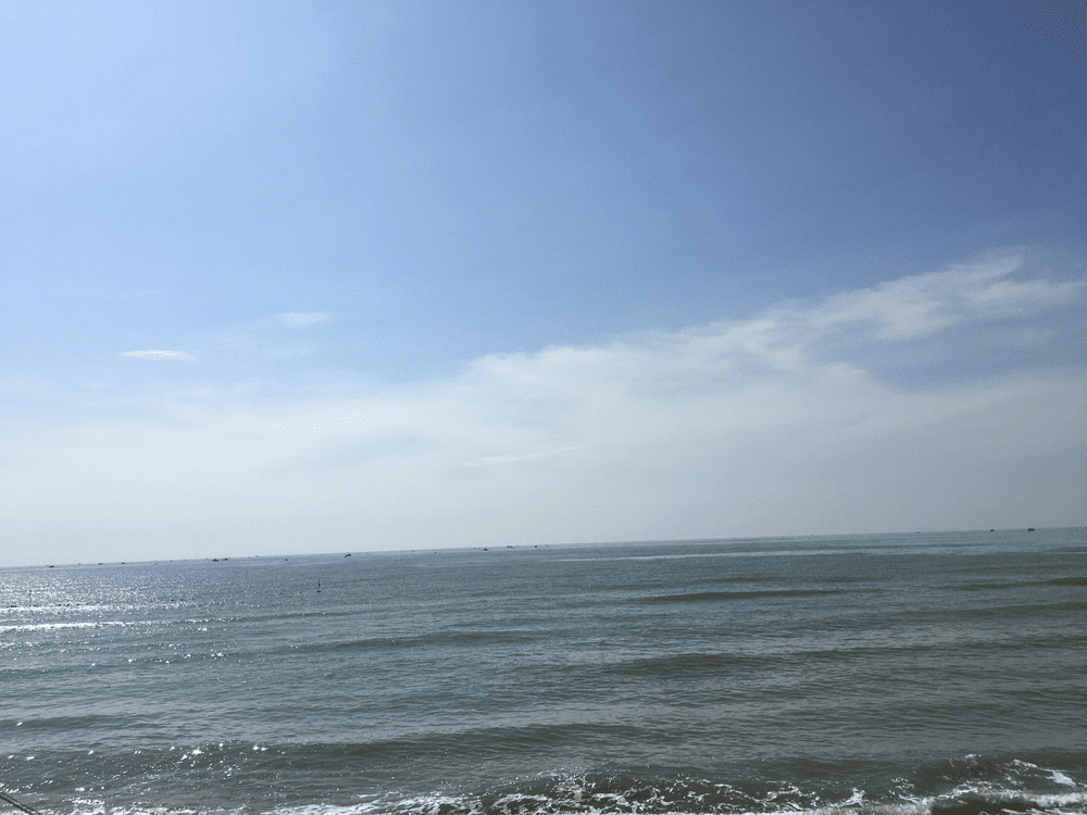 Nước biển trong xanh và mát lạnh tại Đồi Dương là “liều thuốc” giúp du khách giải nhiệt hoàn hảo trong những ngày hè oi ả (Nguồn: Ocean Dunes Resort)